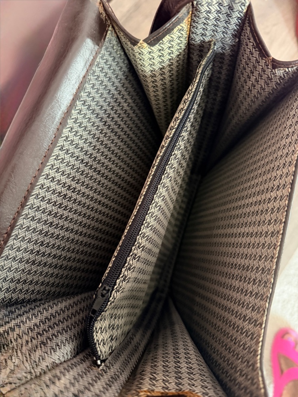 Vintage JOOP! Leather Flap Bag 
Circa ‘90 - Picture 6 of 9